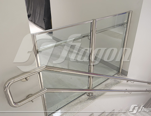 Guarda-corpo de inox com vidro loja RENNER BH